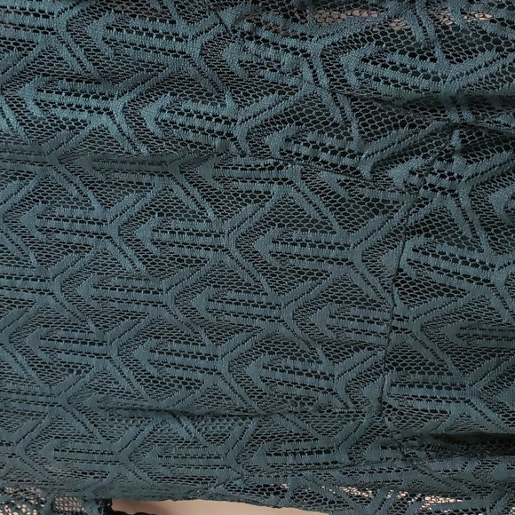 Le Chateau Women's SM green lace dress - Picture 3 of 5